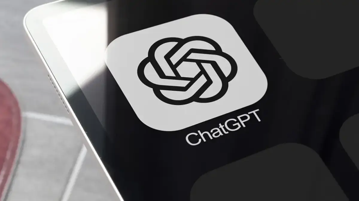 ChatGPT тримає майже 93% українського ринку: чому конкуренти програють боротьбу за користувачів